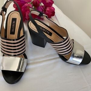 Musette Leather Shoes, Black and beige striped, Size 8
